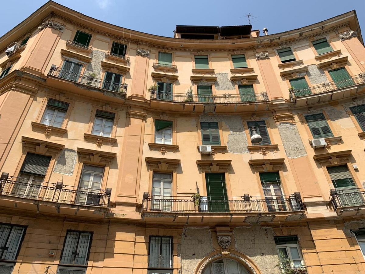 Vivi A Napoli Acomodação com café da manhã Exterior foto