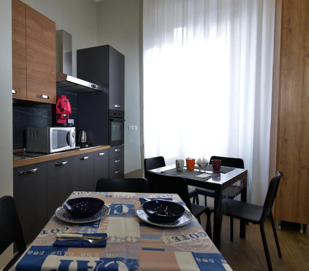 Vivi A Napoli Acomodação com café da manhã Exterior foto