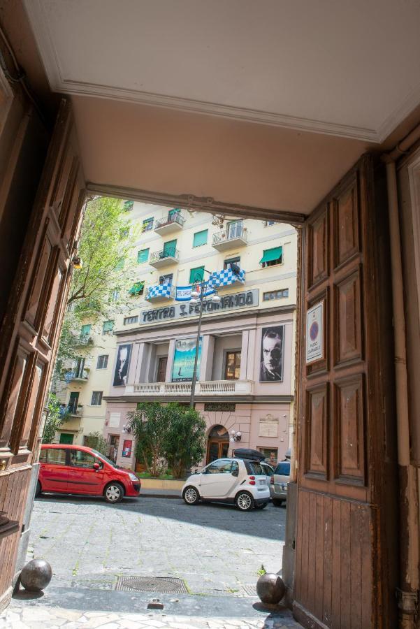 Vivi A Napoli Acomodação com café da manhã Exterior foto